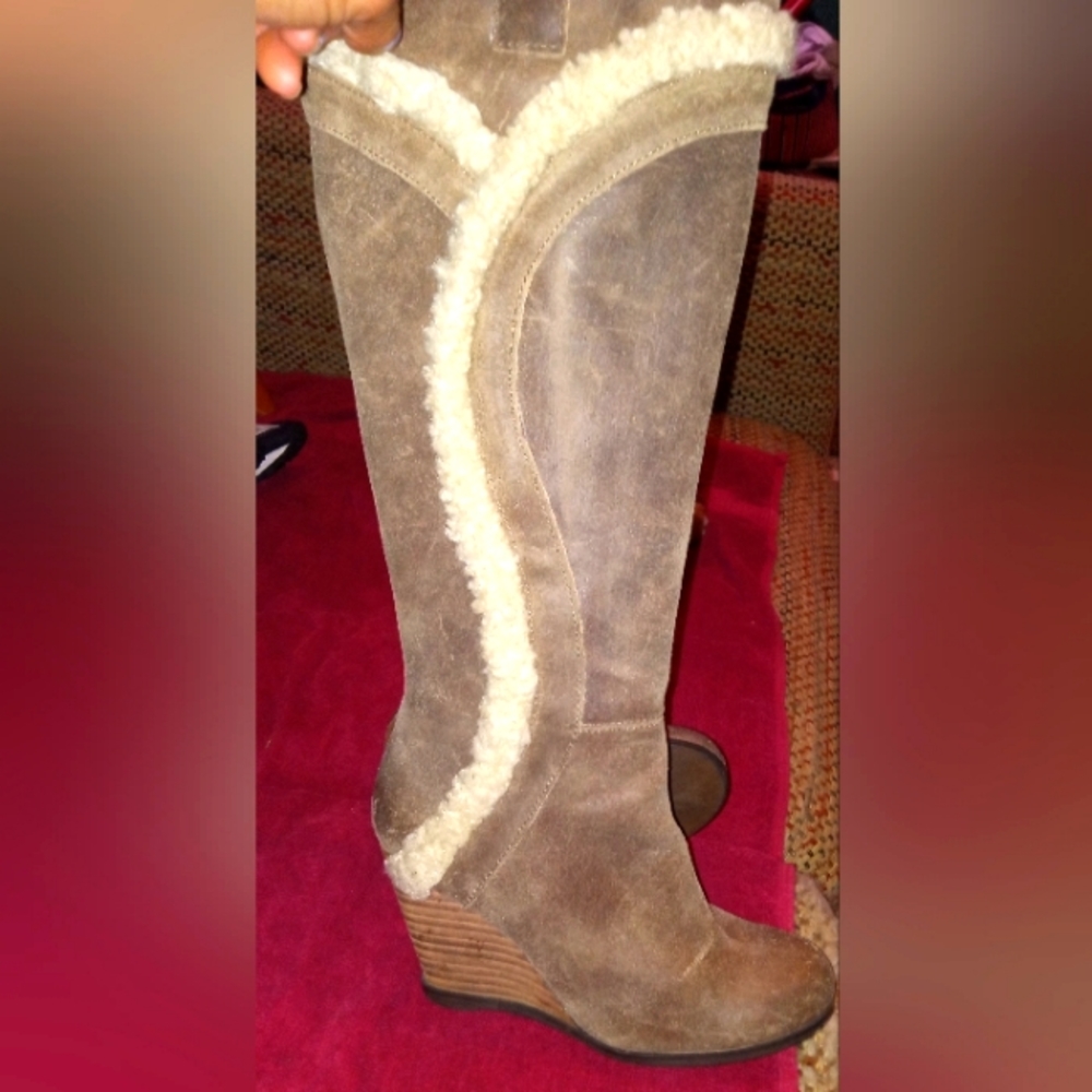 Fergie boots